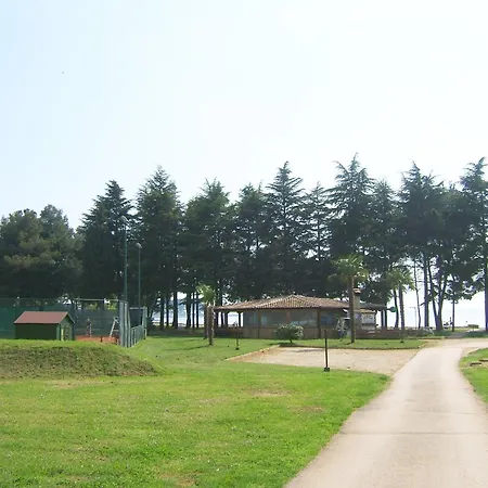Ariel A4, Quiet Area Only 2 Km From The