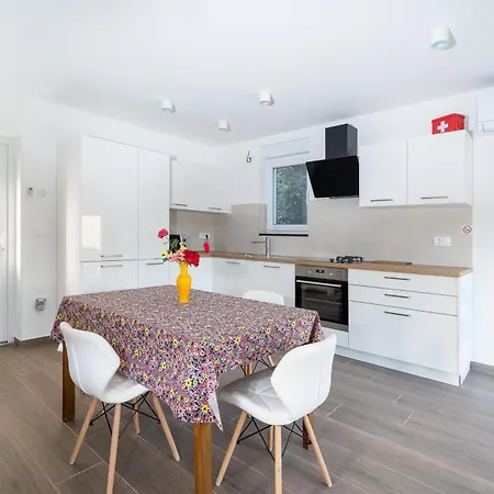 Villa Ariel A4, Quiet Area Only 2 Km From The Beach Filipac