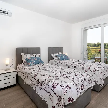 Villa Ariel A4, Quiet Area Only 2 Km From The Beach Filipac