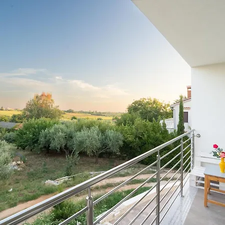 Ariel A4, Quiet Area Only 2 Km From The Beach Villa *